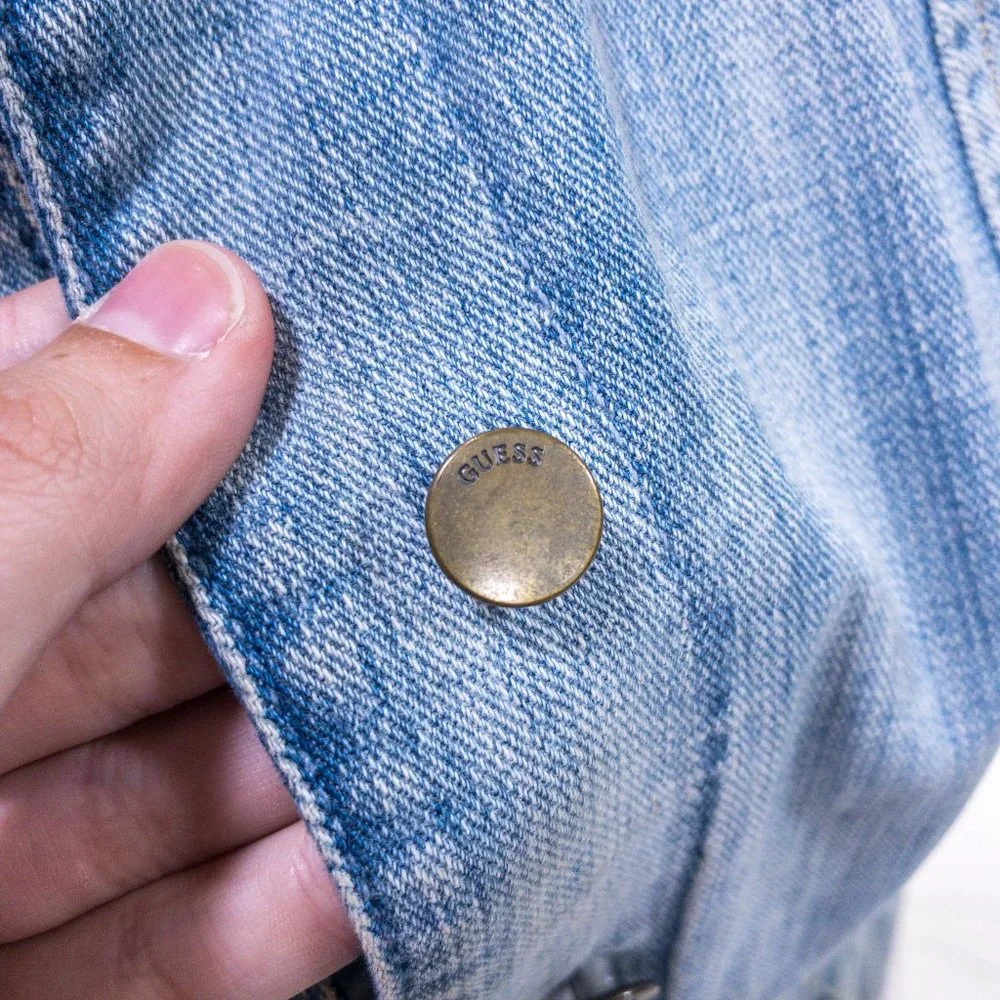 Guess M Sleeveless Jean Jacket Vest Layer Studded Collar Pattern Back Crop Top - Picture 7 of 16